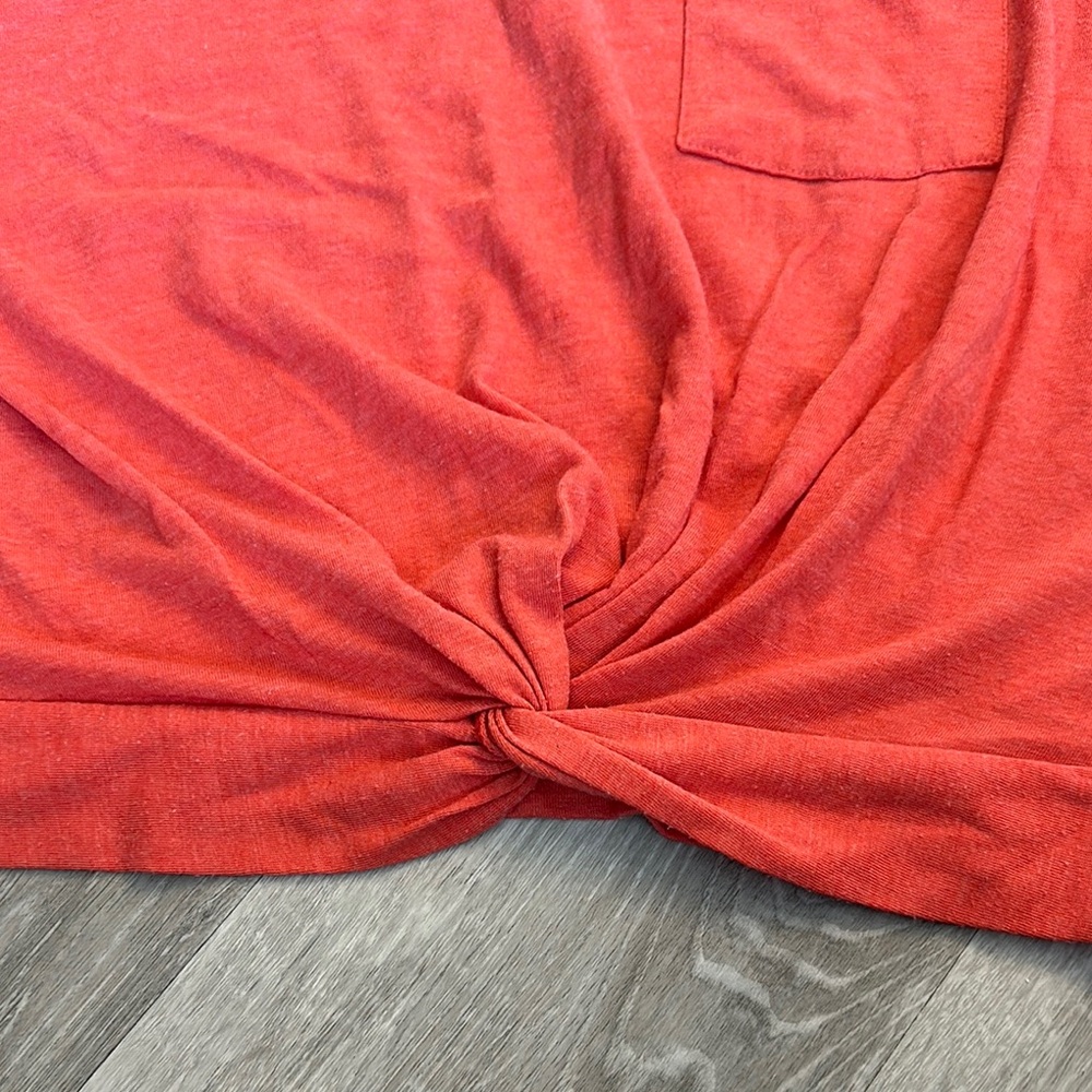 American Eagle Coral Tie Front T-Shirt - Picture 2 of 5